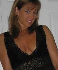 a milf living in New Lenox, Illinois